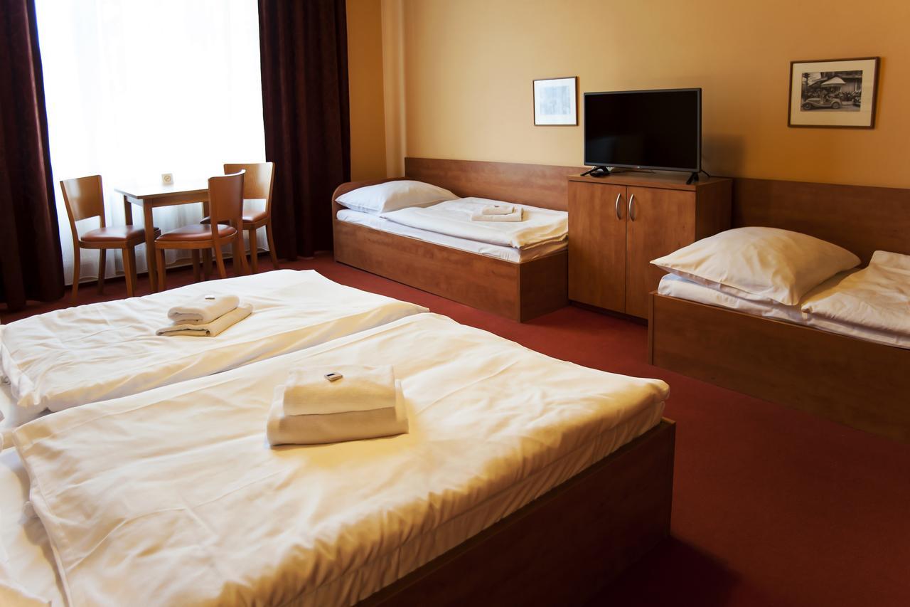 Hron Hotel