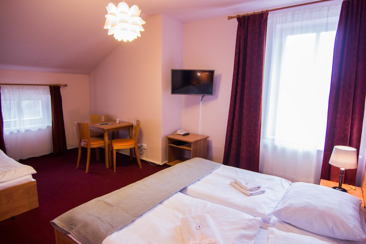 Hron Hotel 4*